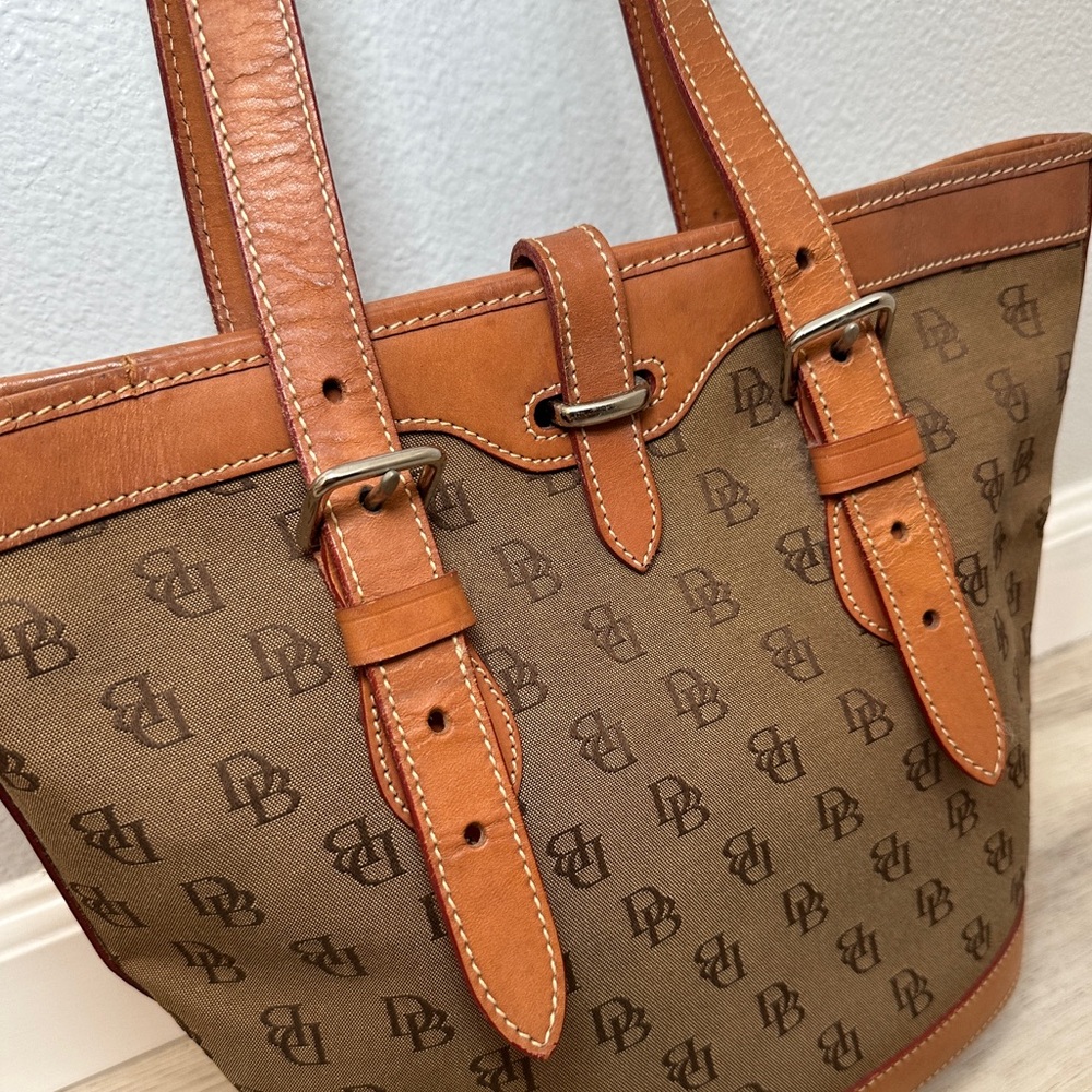 Vintage Dooney & Bourke Monogram Tote‎ Bag Brown Leather Canvas - Picture 4 of 10